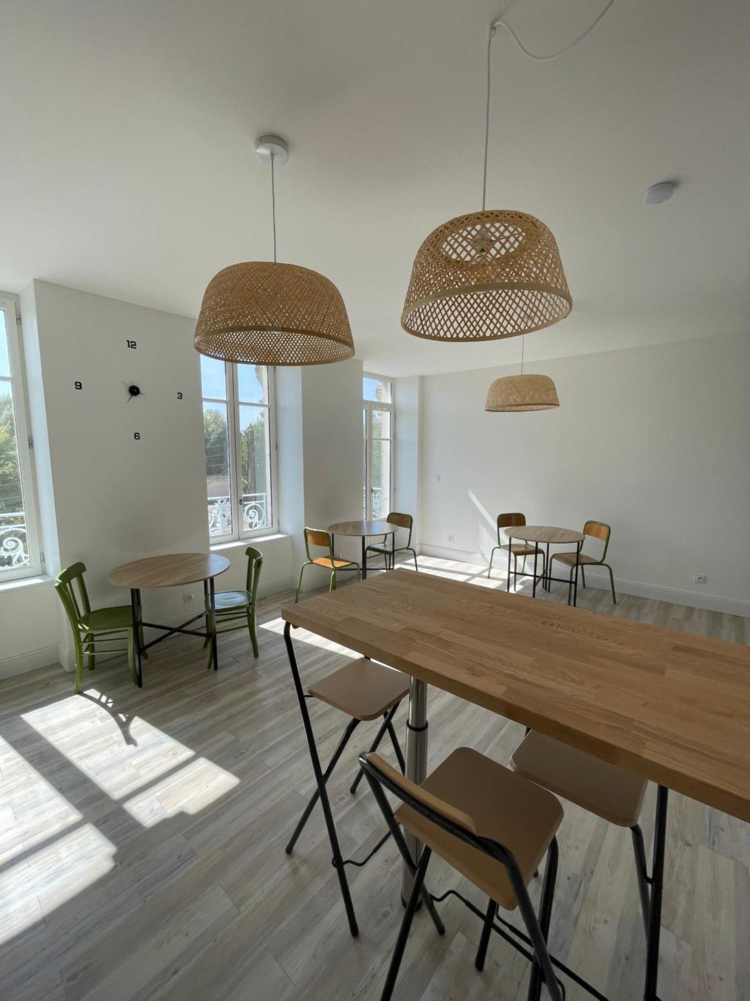 Privee Avec Salle De Bain, Centre Appartement
