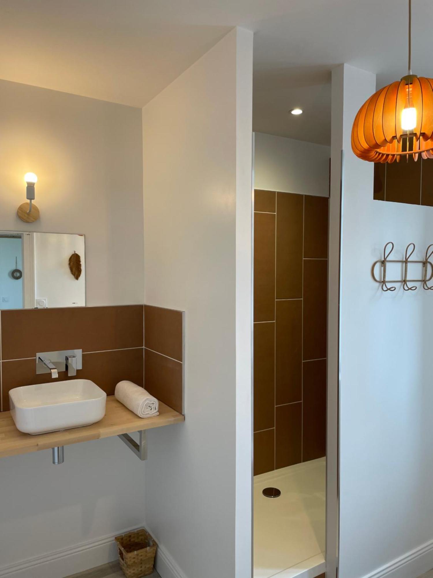 Appartement Chambre, Salle De Bain Privee, Centre Louhans