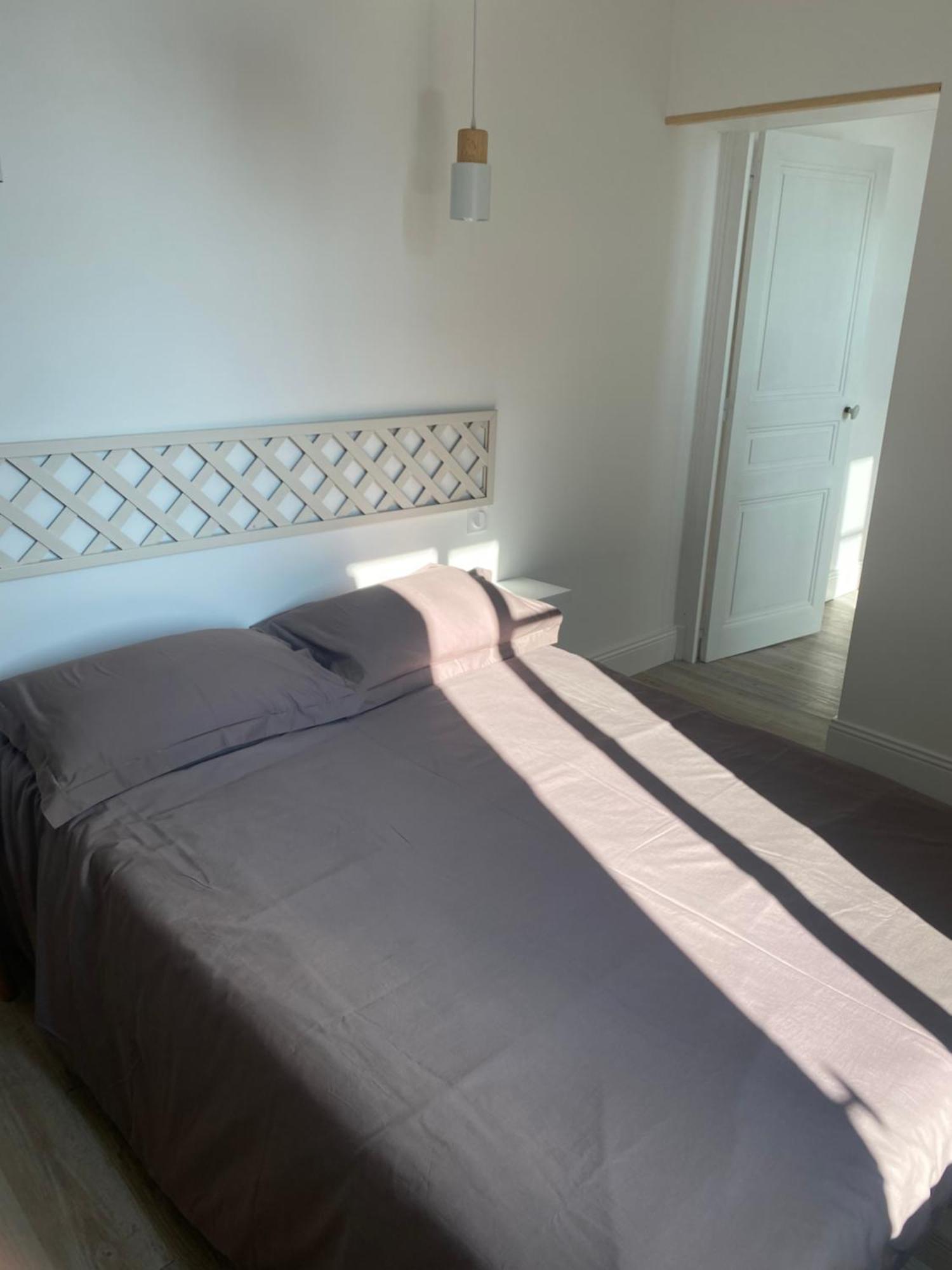 Privee Avec Salle De Bain, Centre Appartement *