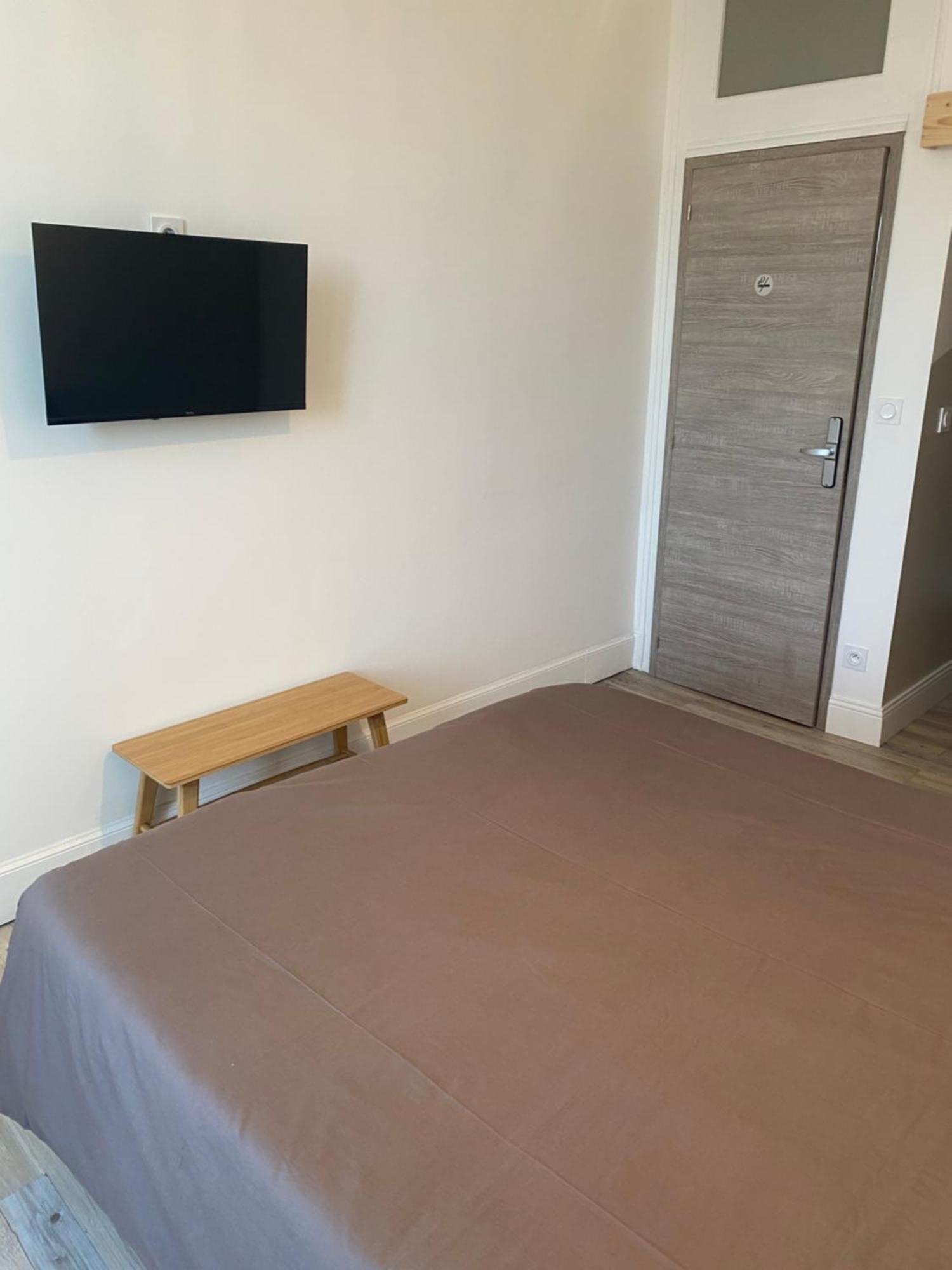 Chambre, Salle De Bain Privee, Centre *